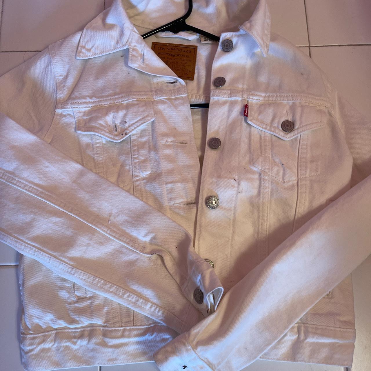 White Levi’s Denim Jacket Has a few stains bc I was... - Depop