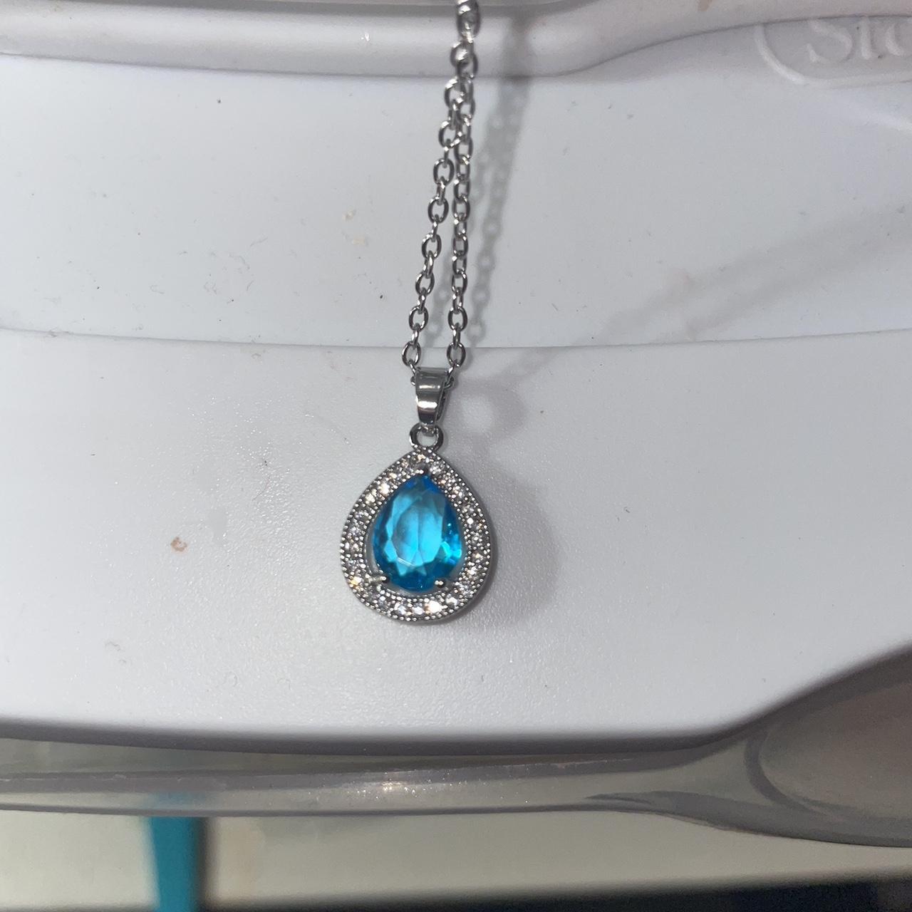 Nikola Valenti See last photos Depop