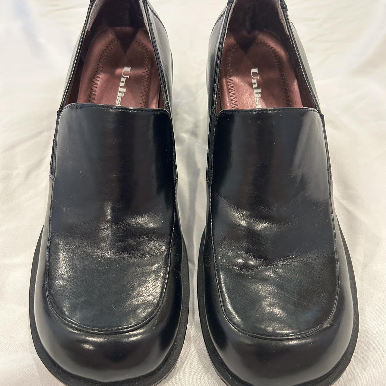 Kenneth Cole Women's Black Loafers | Depop