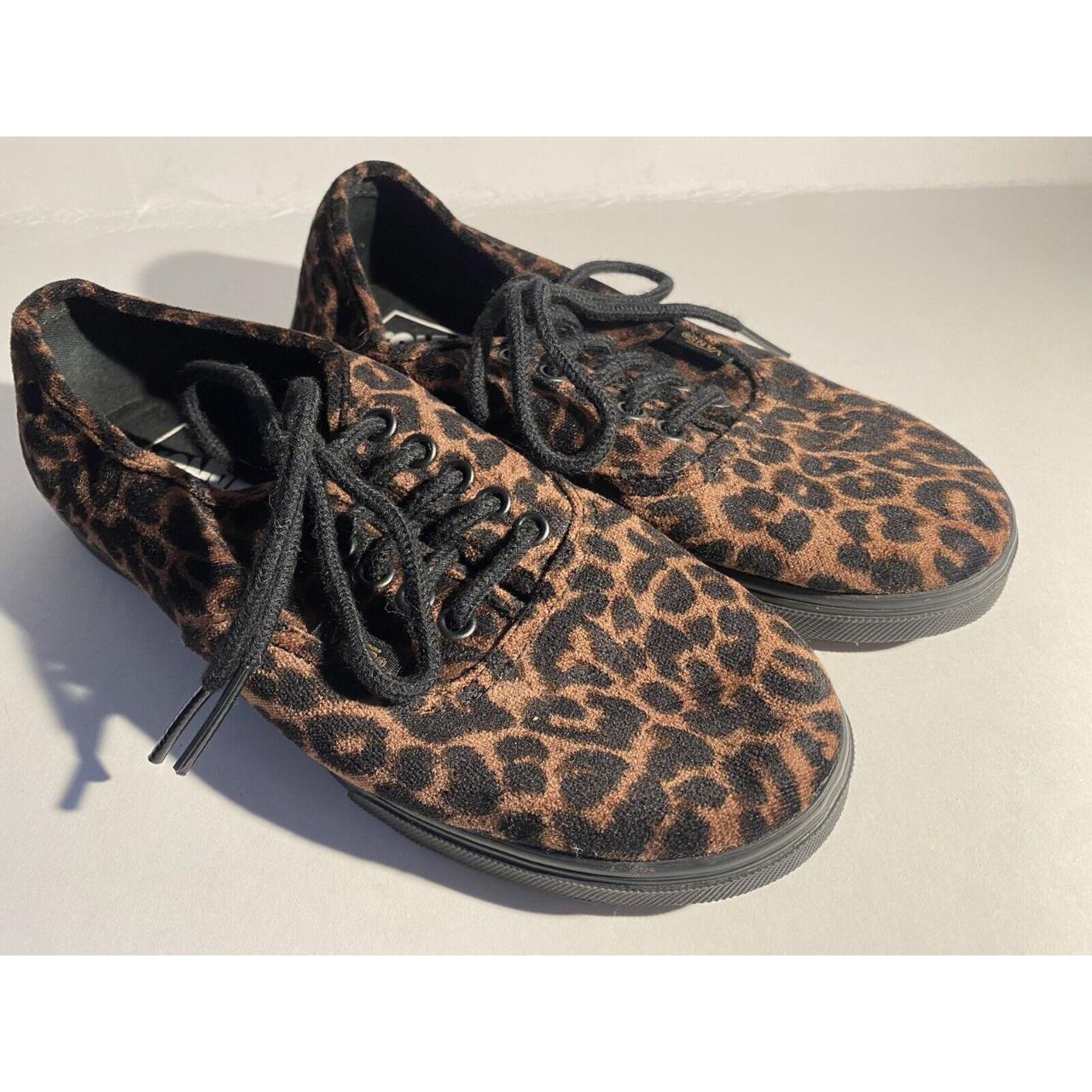 Leopard print sale vans lo pro