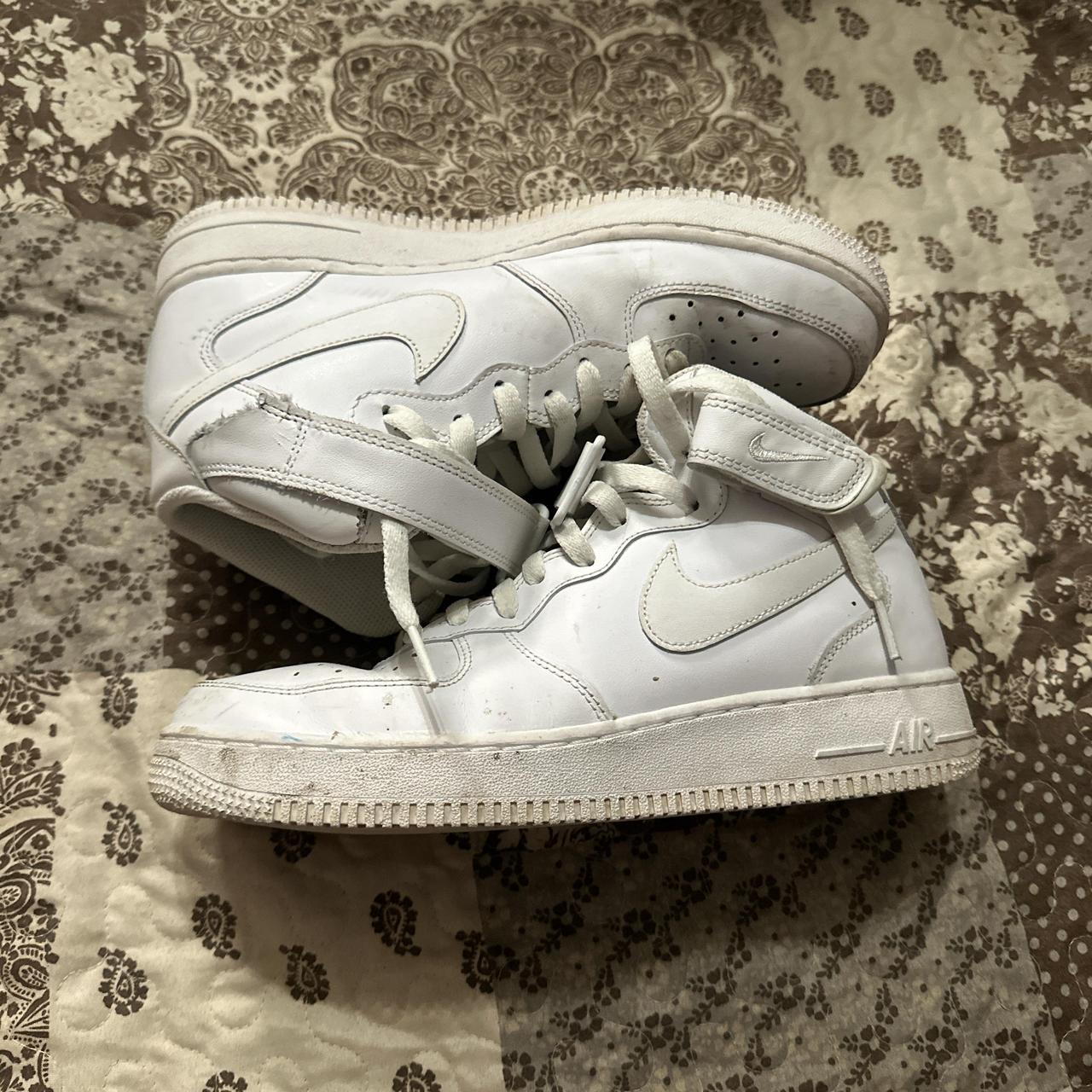 Air Force Mid Right strap has rip shown on Depop