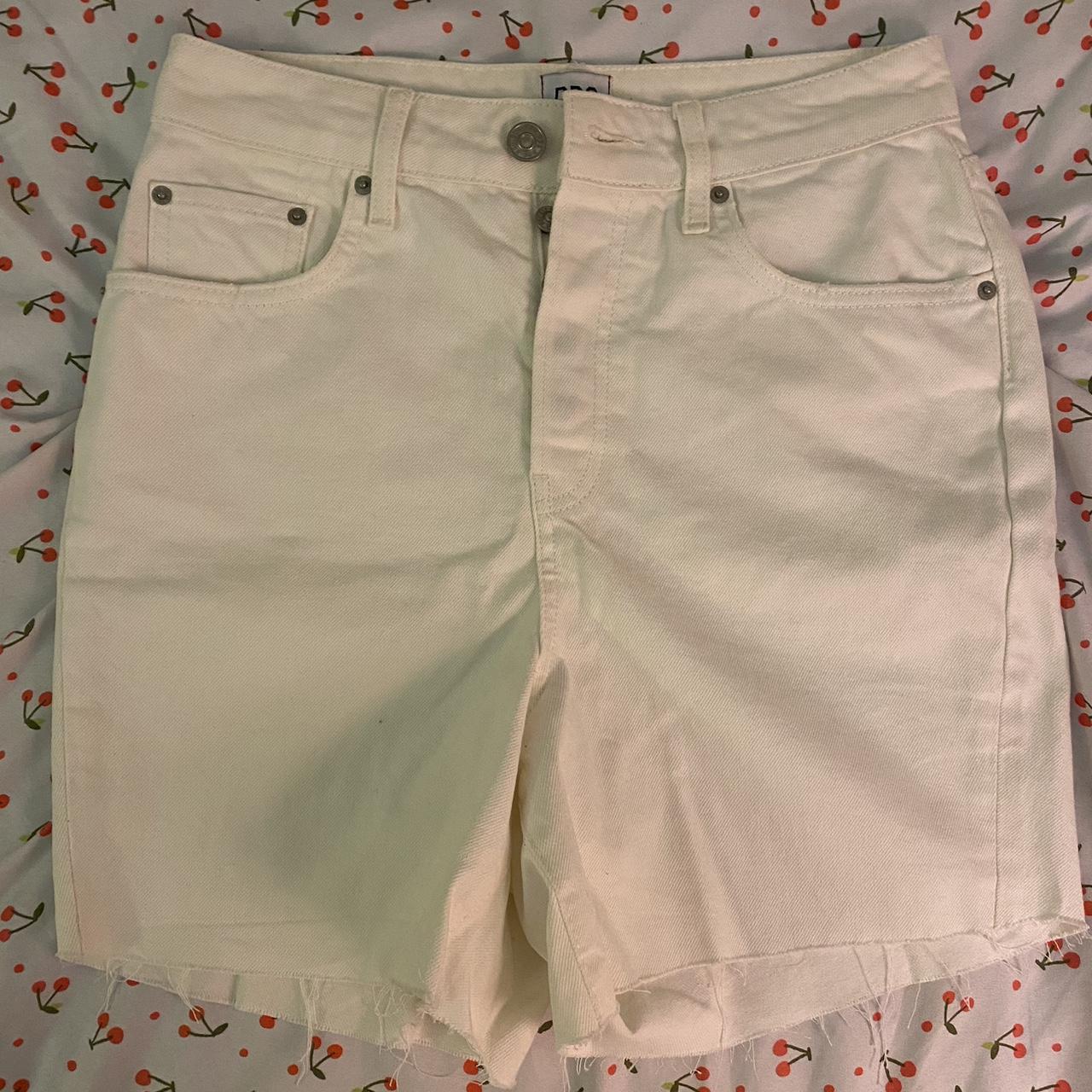 urban outfitters white 90’s long inseam short - Depop