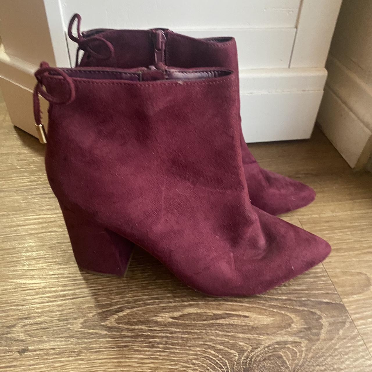 Forever 21 2024 burgundy boots