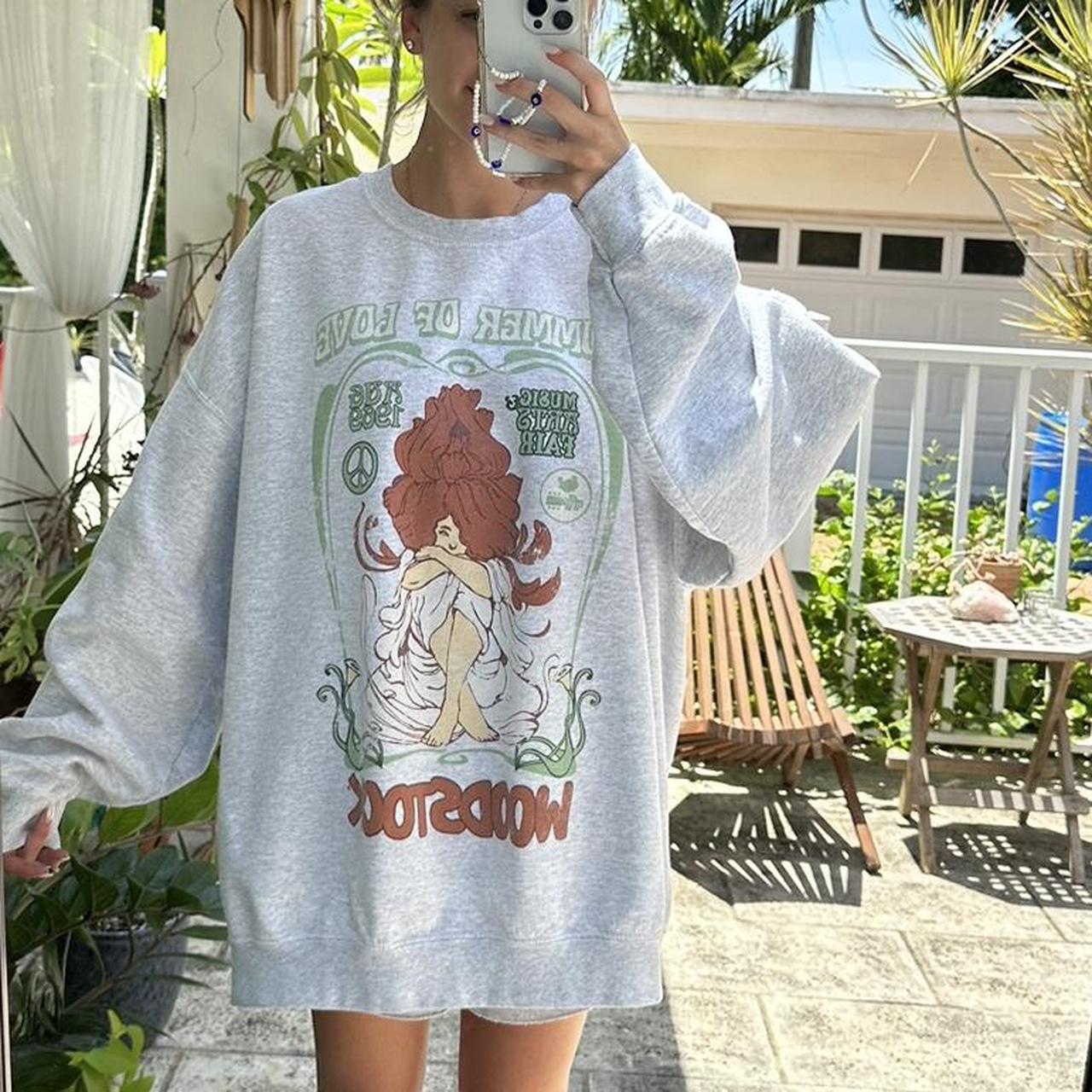 Urban Outfitters Women's Sweatshirt Depop