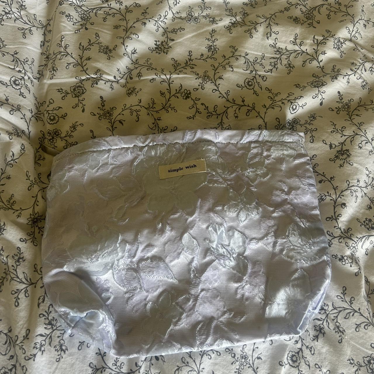 item listed by prettisick
