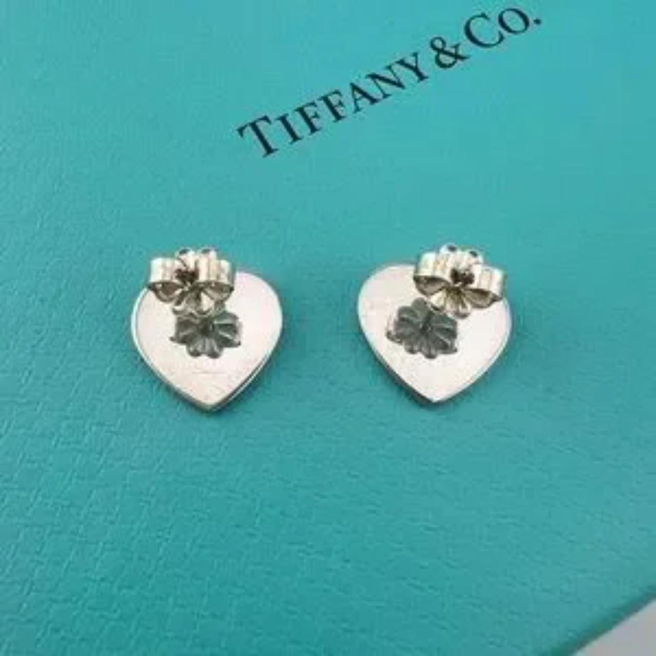 Return to tiffany hot sale medium heart earrings