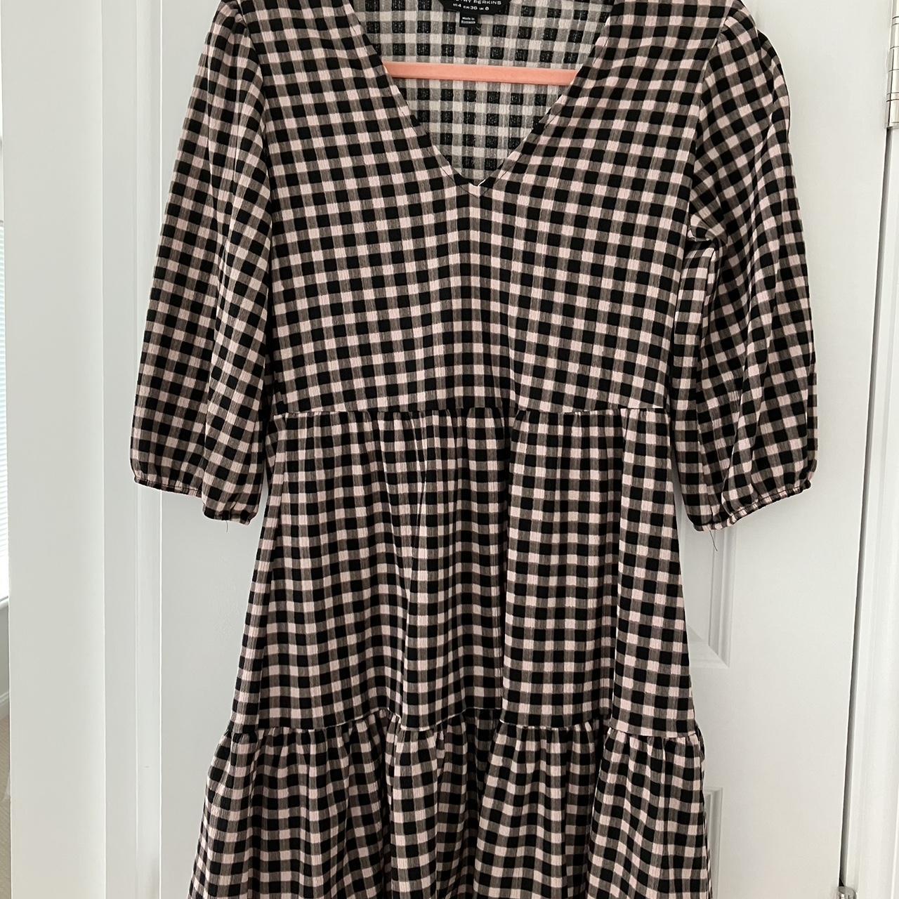 Gingham dress with puffed sleeves - Depop