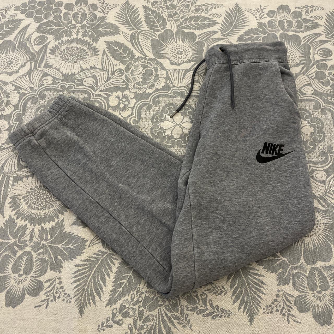 womens nike grey sweatpants