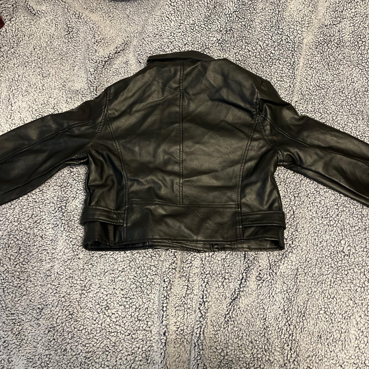 Hot Topic Women's Black Jacket | Depop