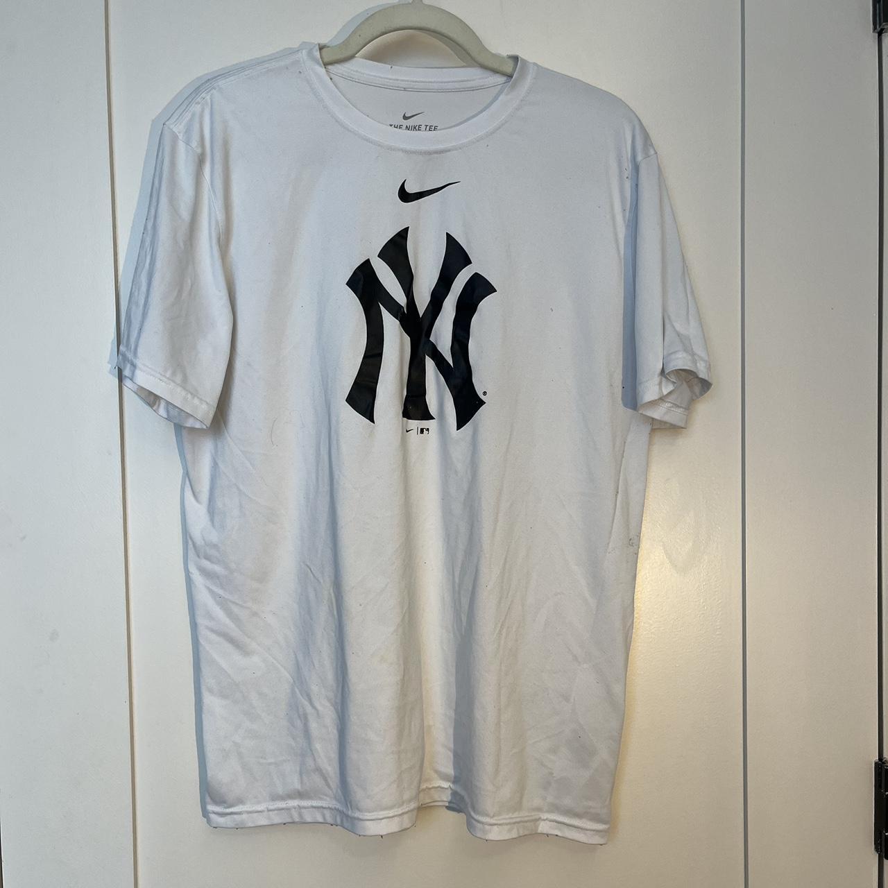 New York Yankees Nike Tee✨ New York Yankees Navy - Depop