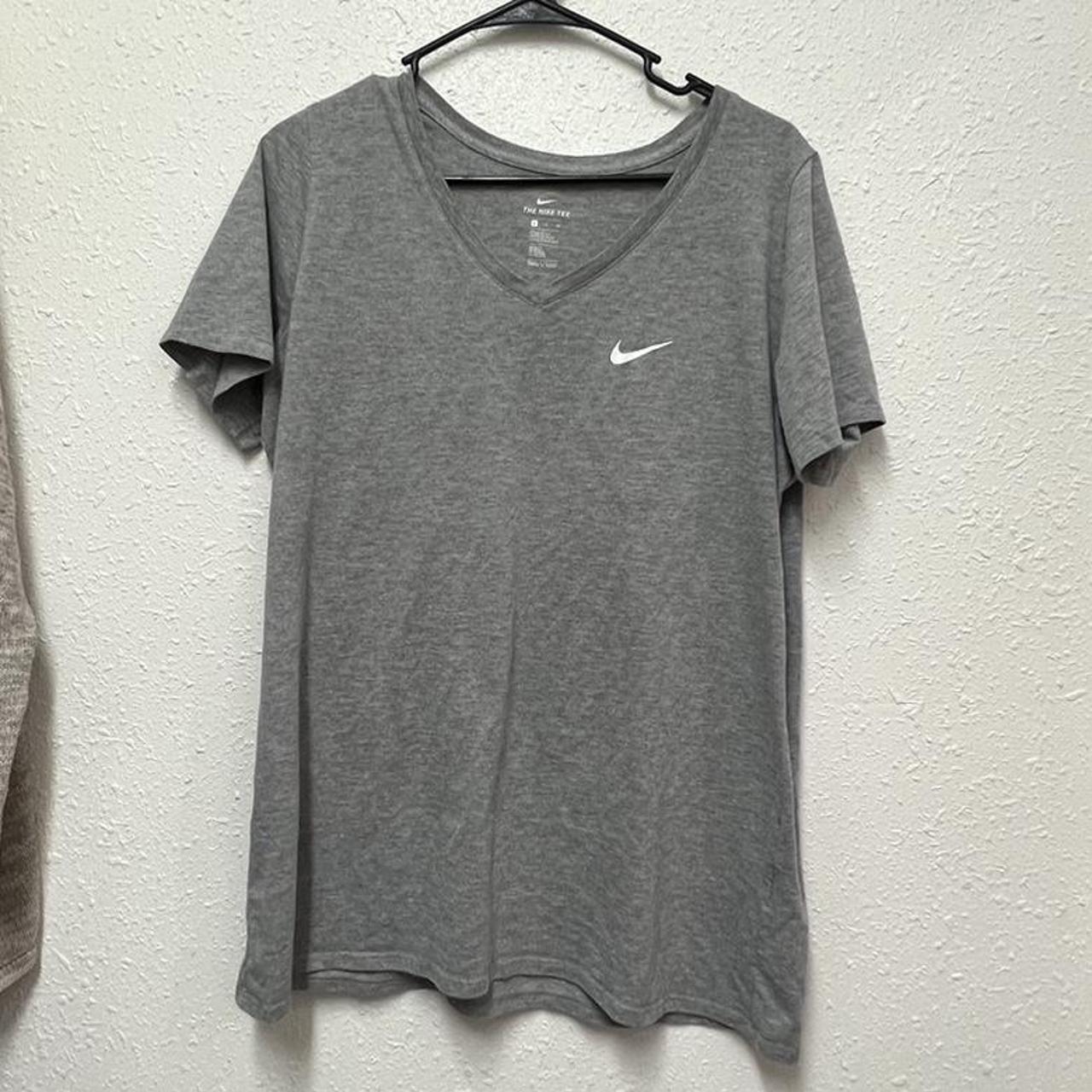 womens gray nike shirt