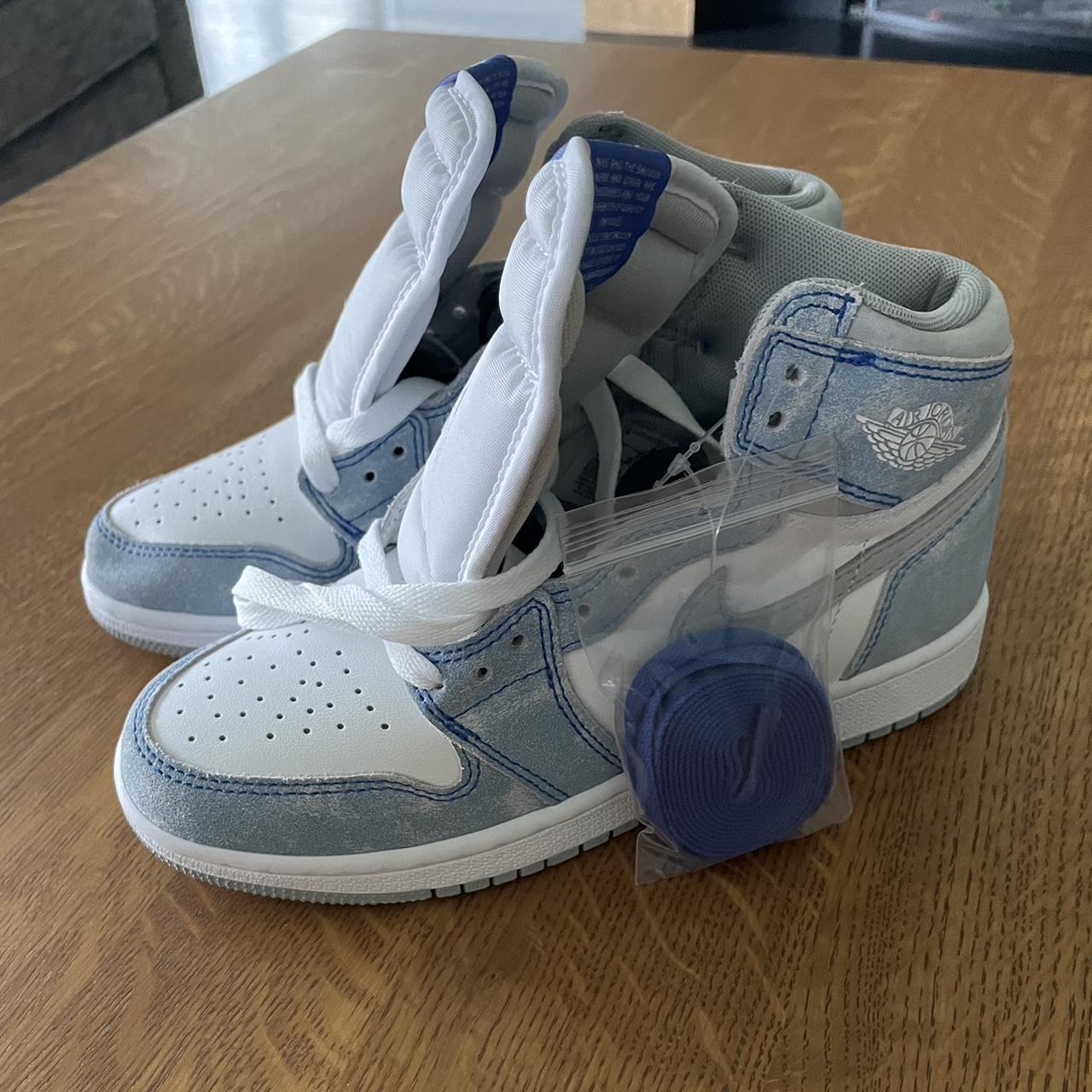 womens jordan 1 hyper royal