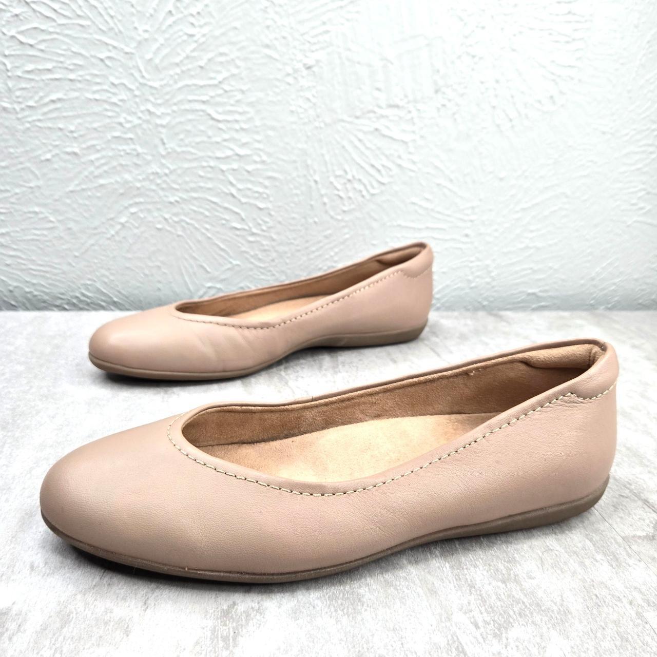 Naturalizer fashion tan flats