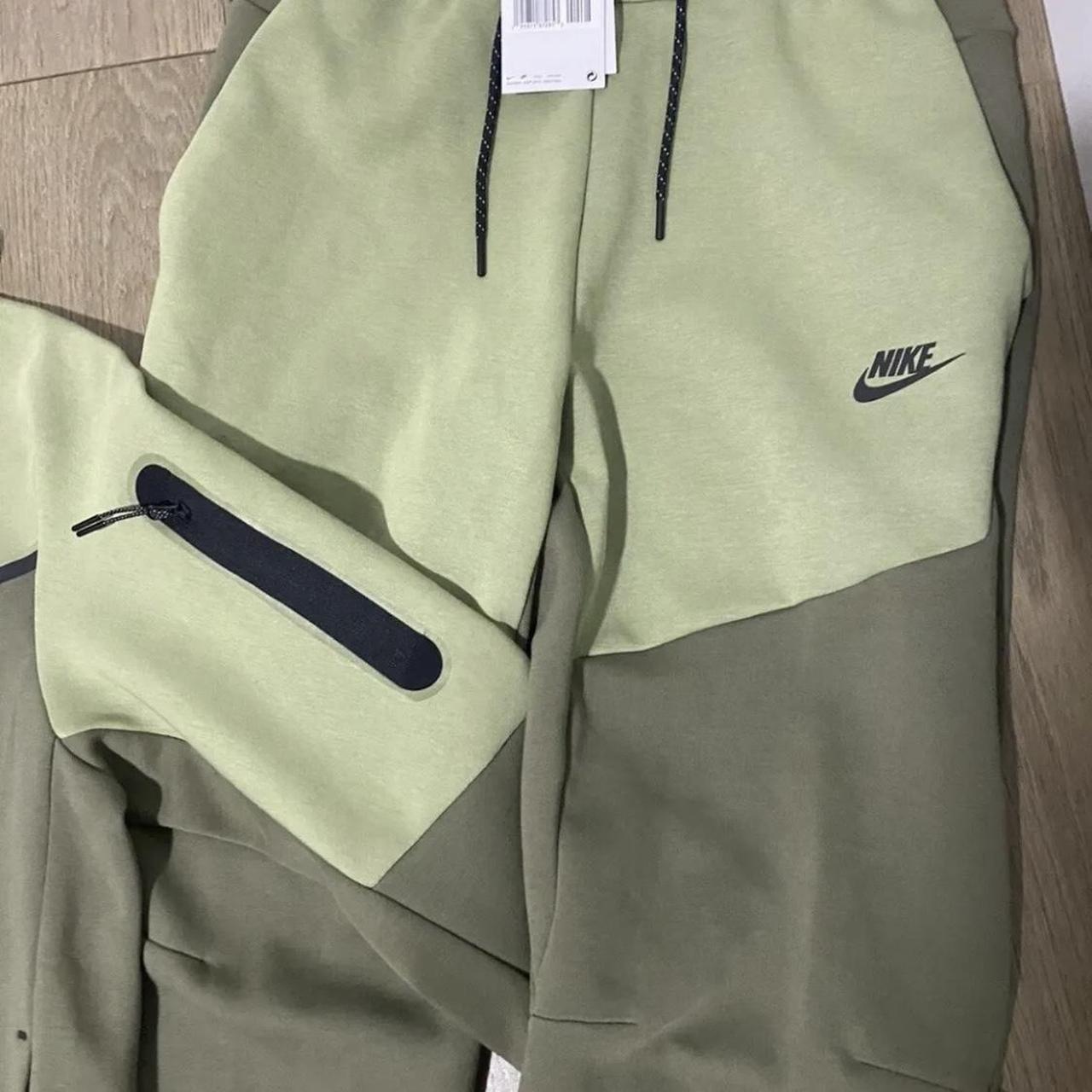 Nike Men's Green Hoodie | Depop