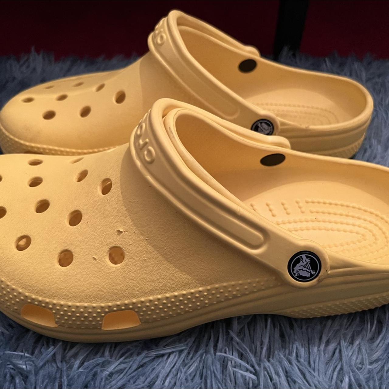 Crocs Men's Yellow Clogs (2)
