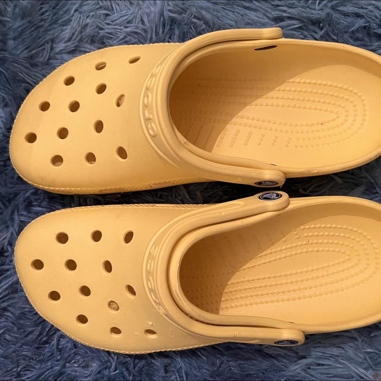 Crocs Men's Yellow Clogs (4)