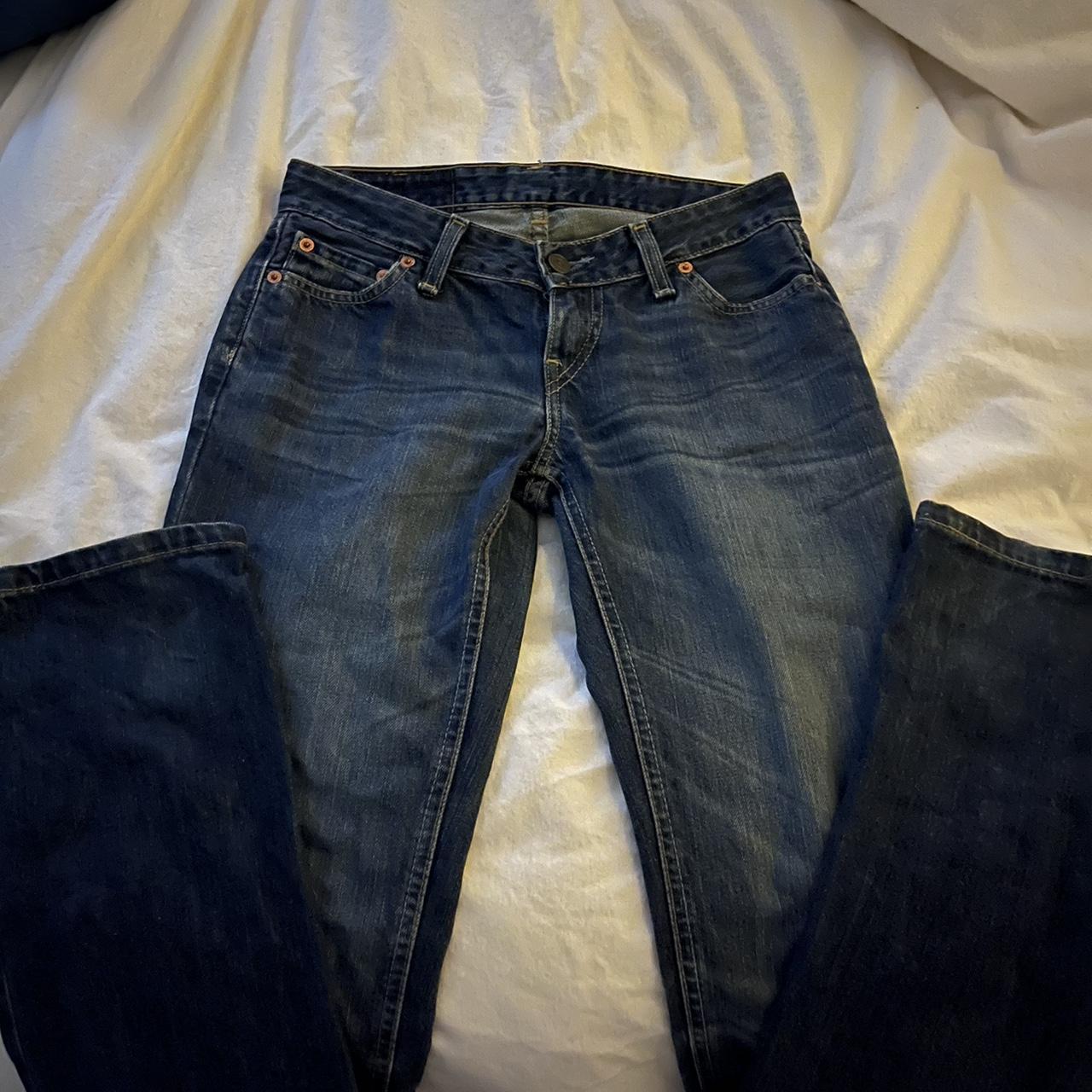 Levi's Deep Blue Low Rise Jeans. waste 26