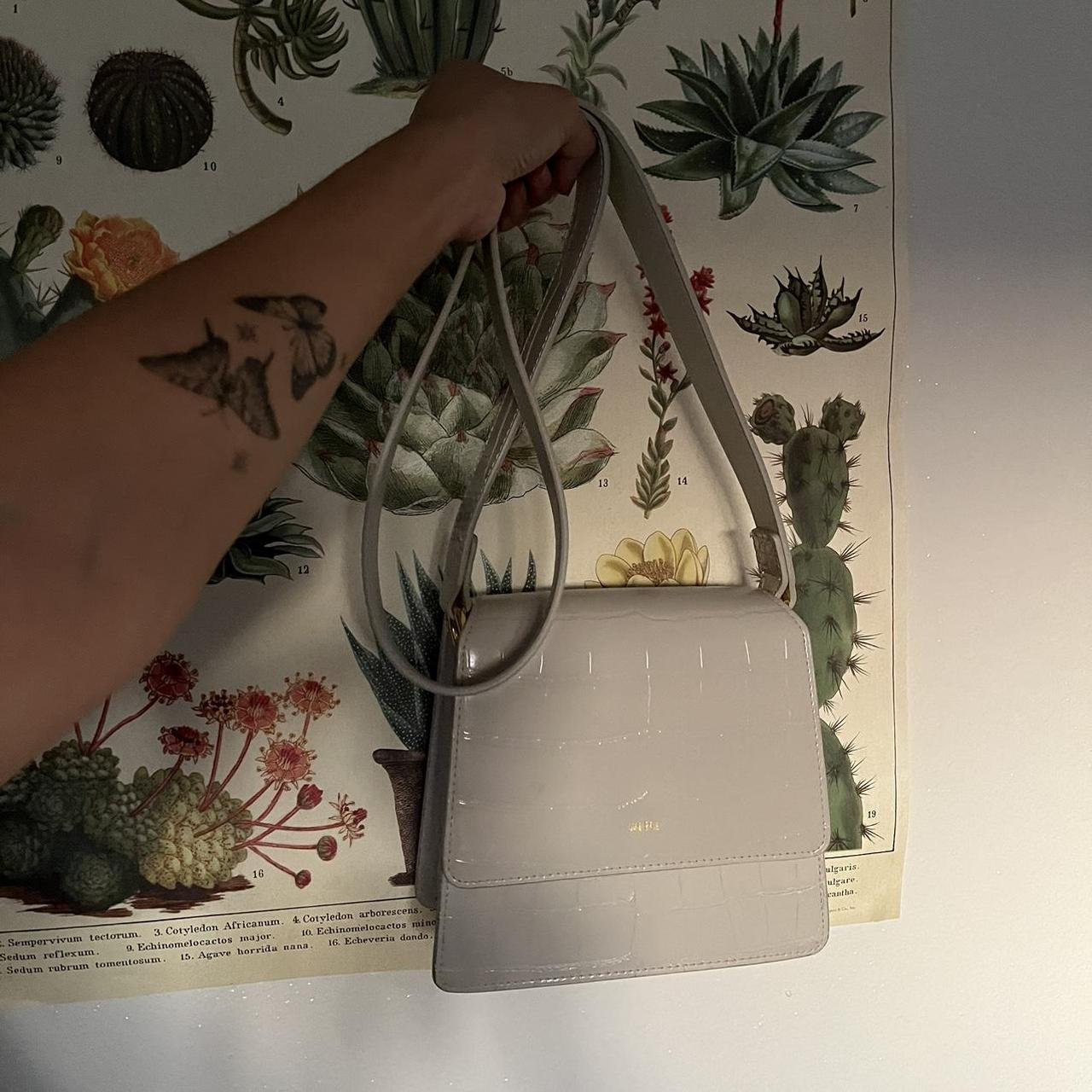 JW Pei Women's Cream Bag Depop