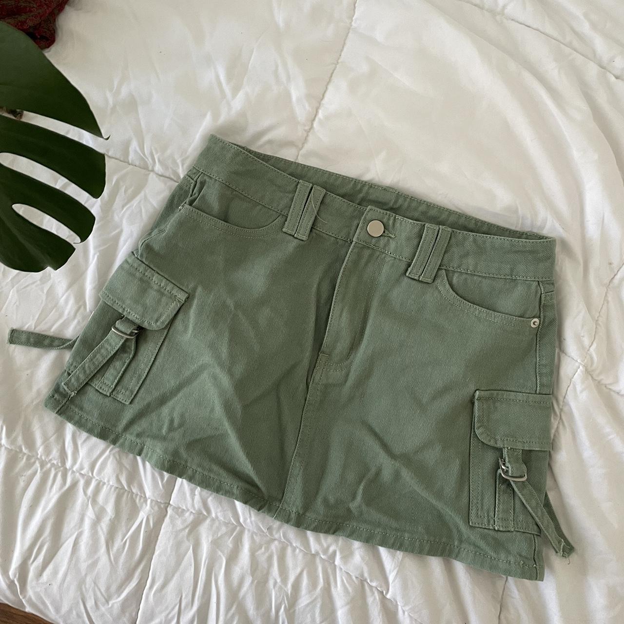 cutest sage green y2k cargo mini skirt 🌿 no size tag... - Depop