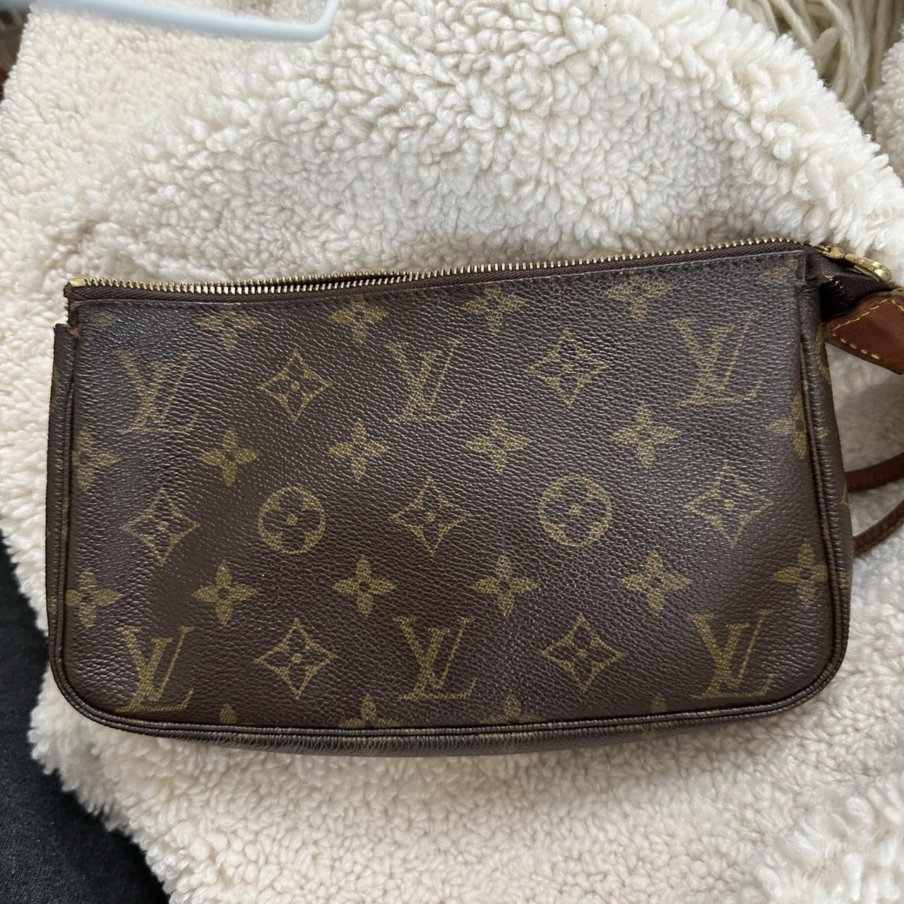 Louis Vuitton mirror clutch in gold impossible to - Depop
