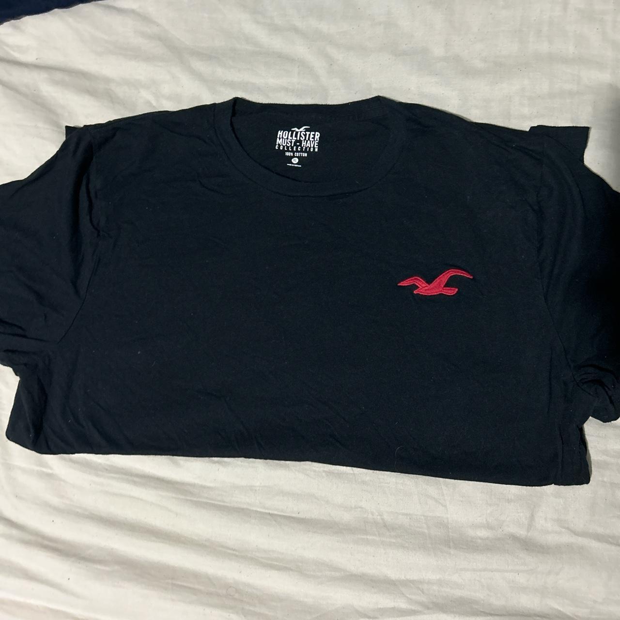 black and navy blue hollister t-shirts both size XL... - Depop