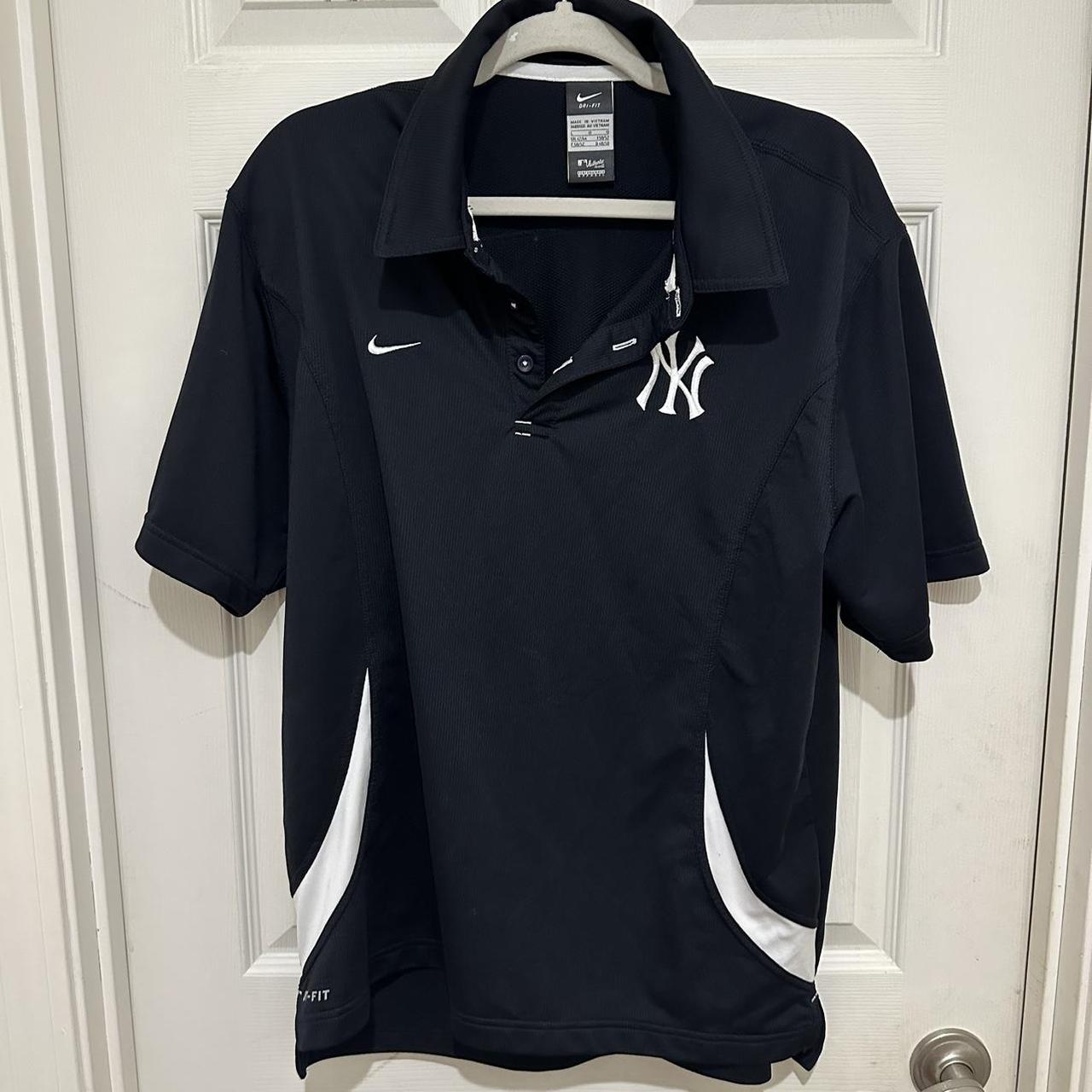 Nike New York Yankees polo Navy with Yankees - Depop