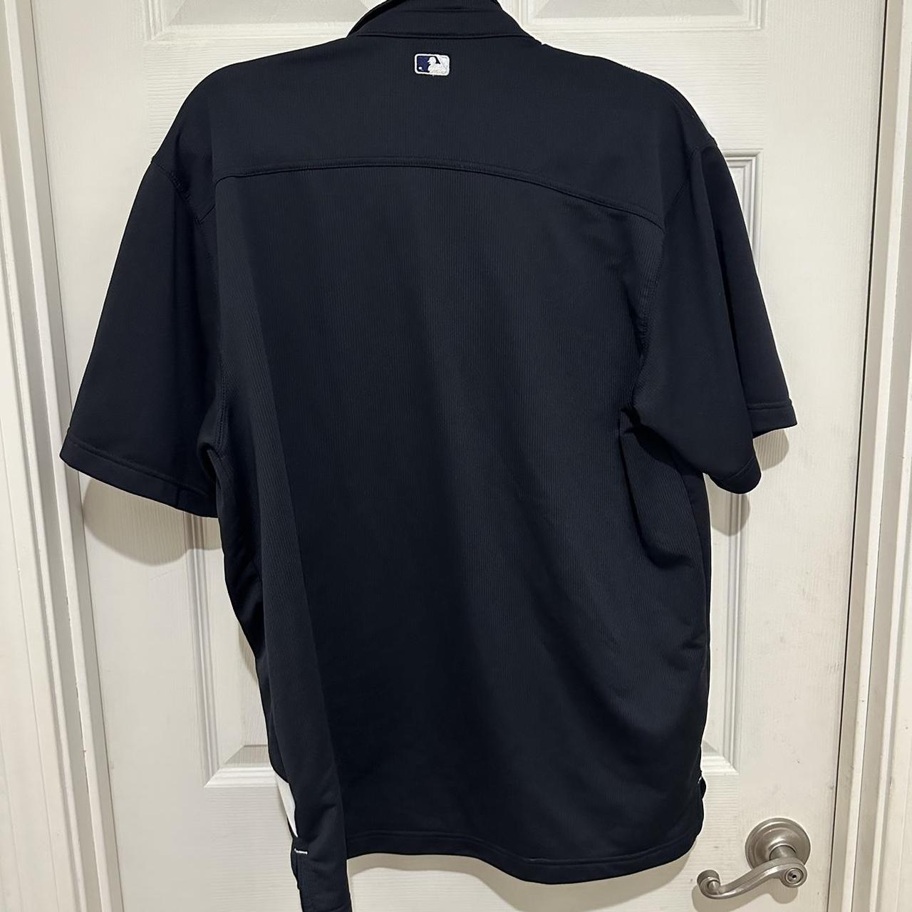 Nike New York Yankees polo Navy with Yankees - Depop