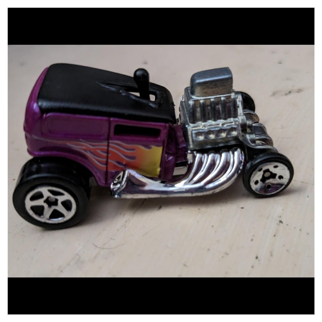 Hot Wheels Larry's Garage Shift Kicker Metal Real Riders