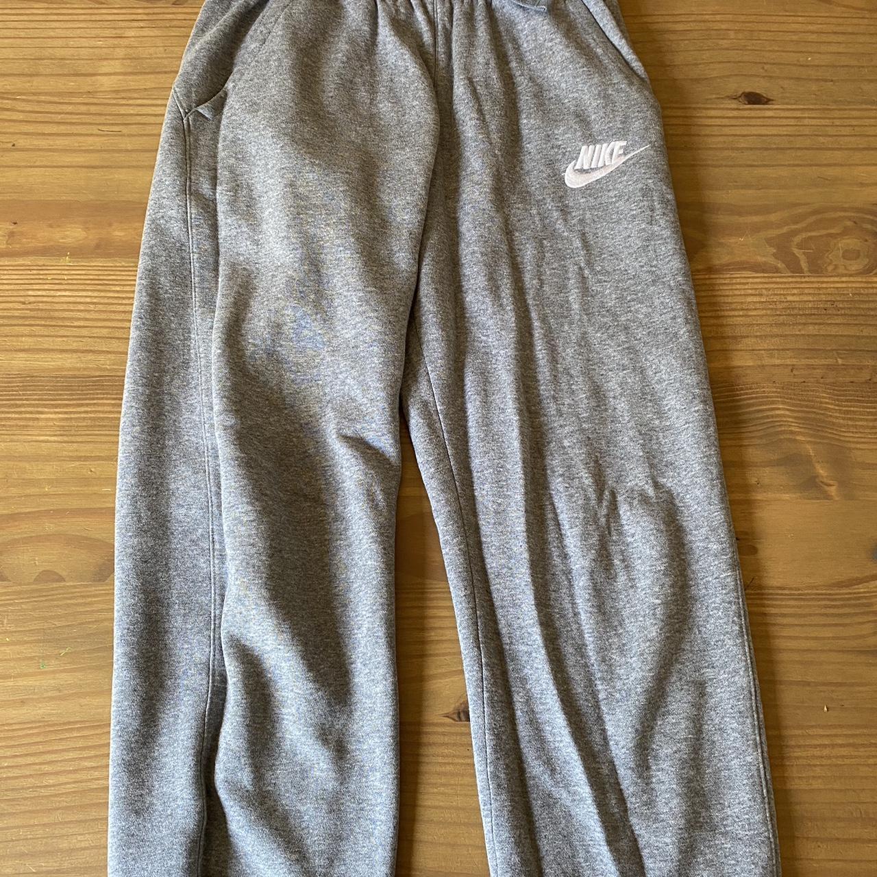 Grey Nike joggers xl youth - Depop