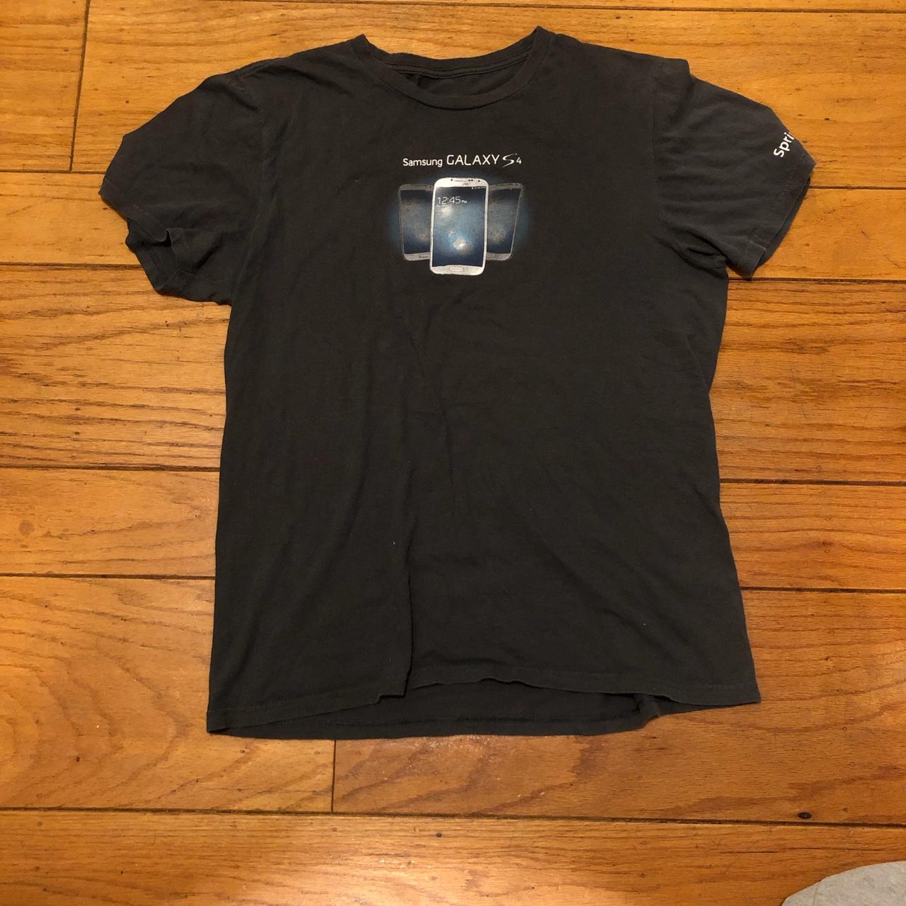 Silly Samsung Galaxy S4 T shirt worn some cracks