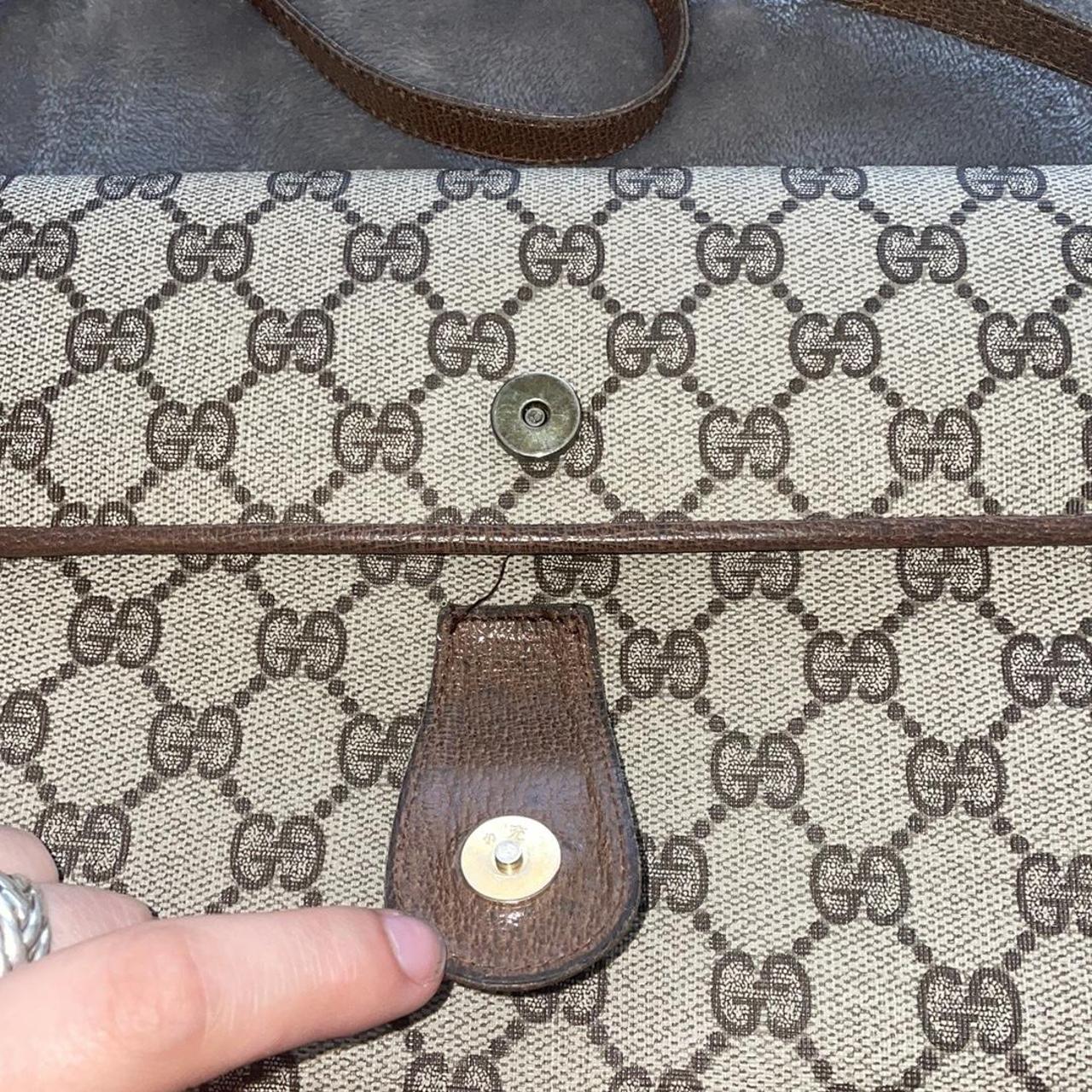 Original Gucci vintage cross body bag Used but still - Depop