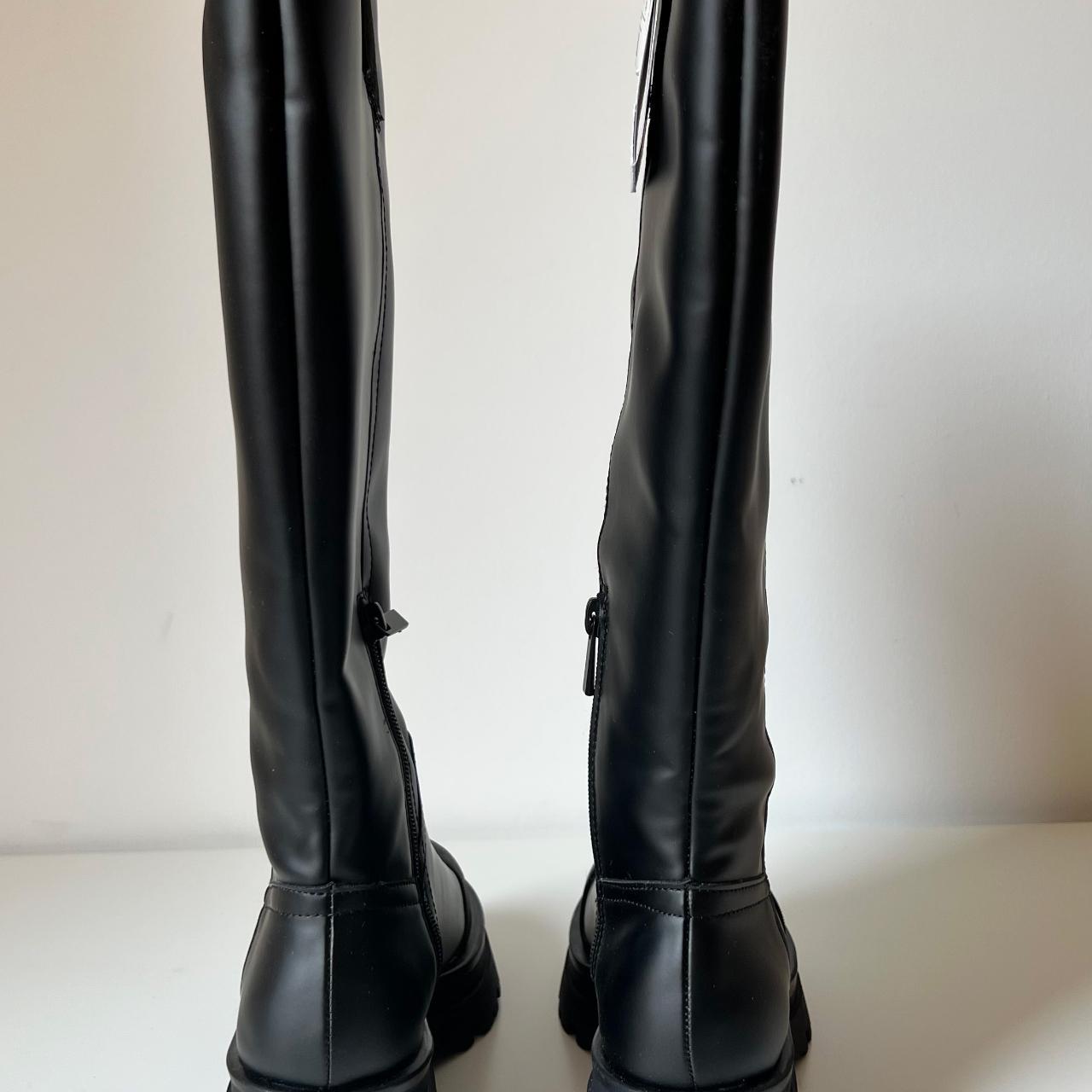 Stradivarius Black Rubberised Flat Boots, Size