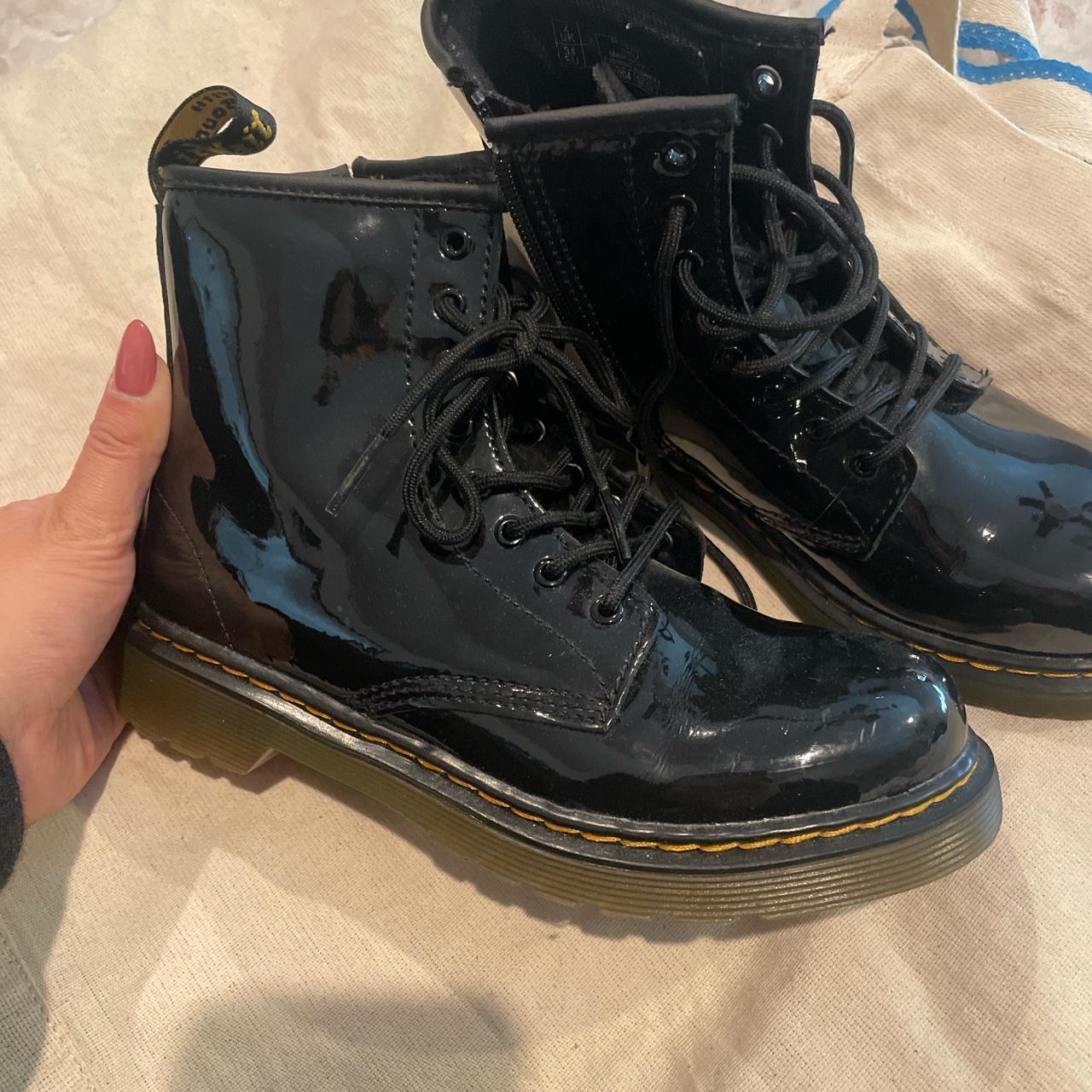 Like new kid boots size 3us - Depop