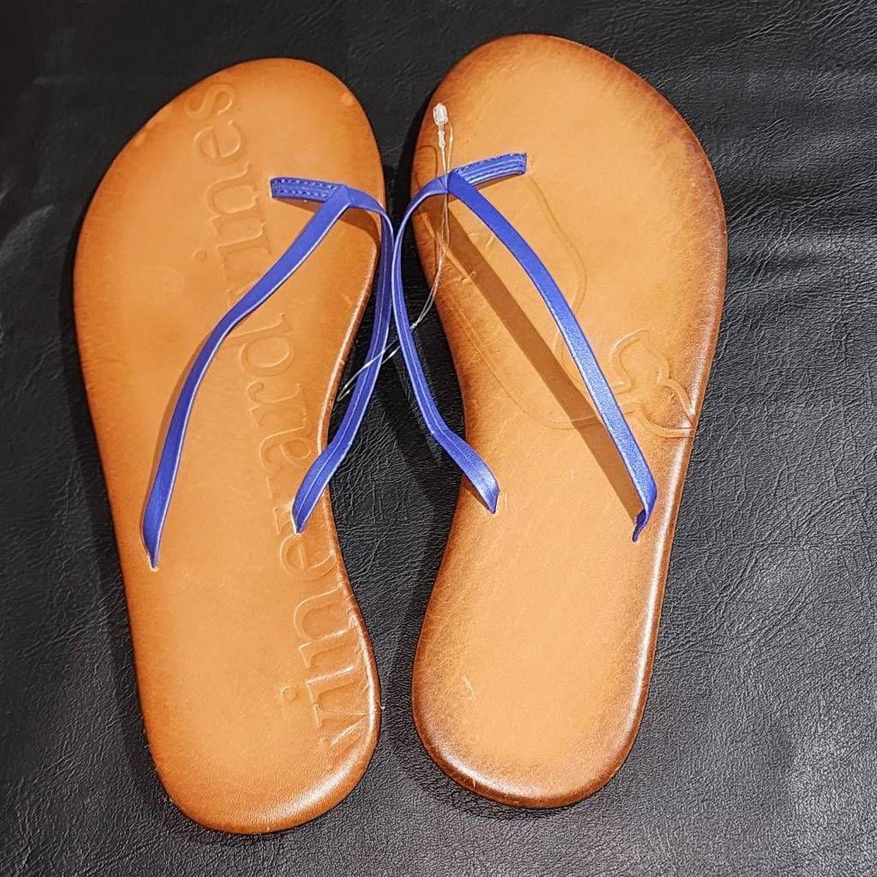 Vineyard vines store leather flip flops