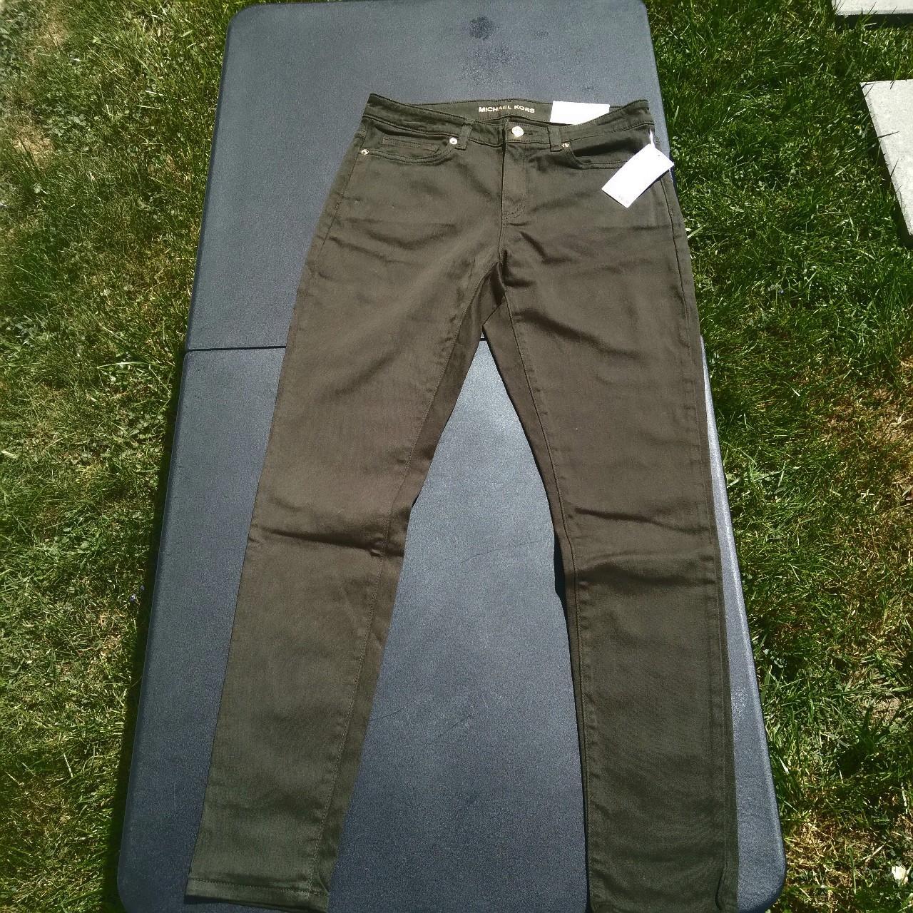 Michael Kors Solid Black Casual Pants Size 6 - 87% off | ThredUp