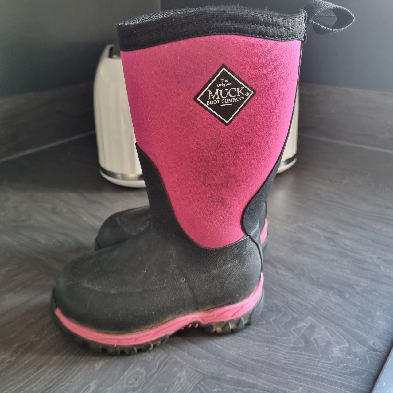 Toddler muck boots Good conditon Depop