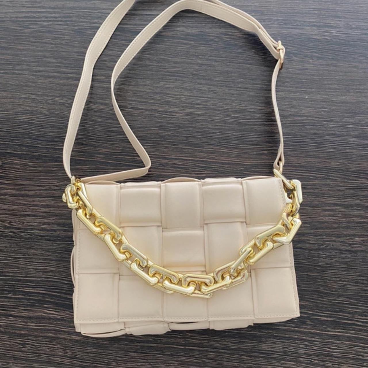 Cream cross body bag Never used - Depop