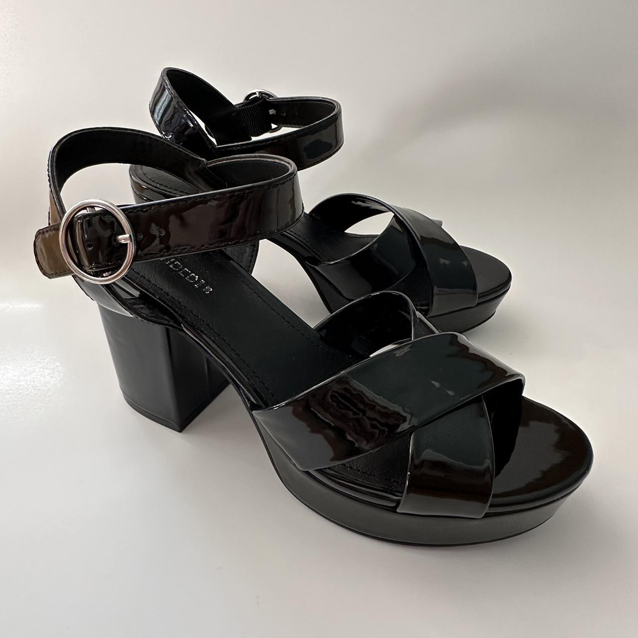H&M Women's Black Sandals Depop