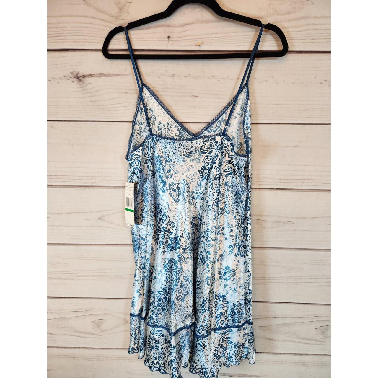 Jones New York Blue Floral V Neck Spaghetti Strap Depop