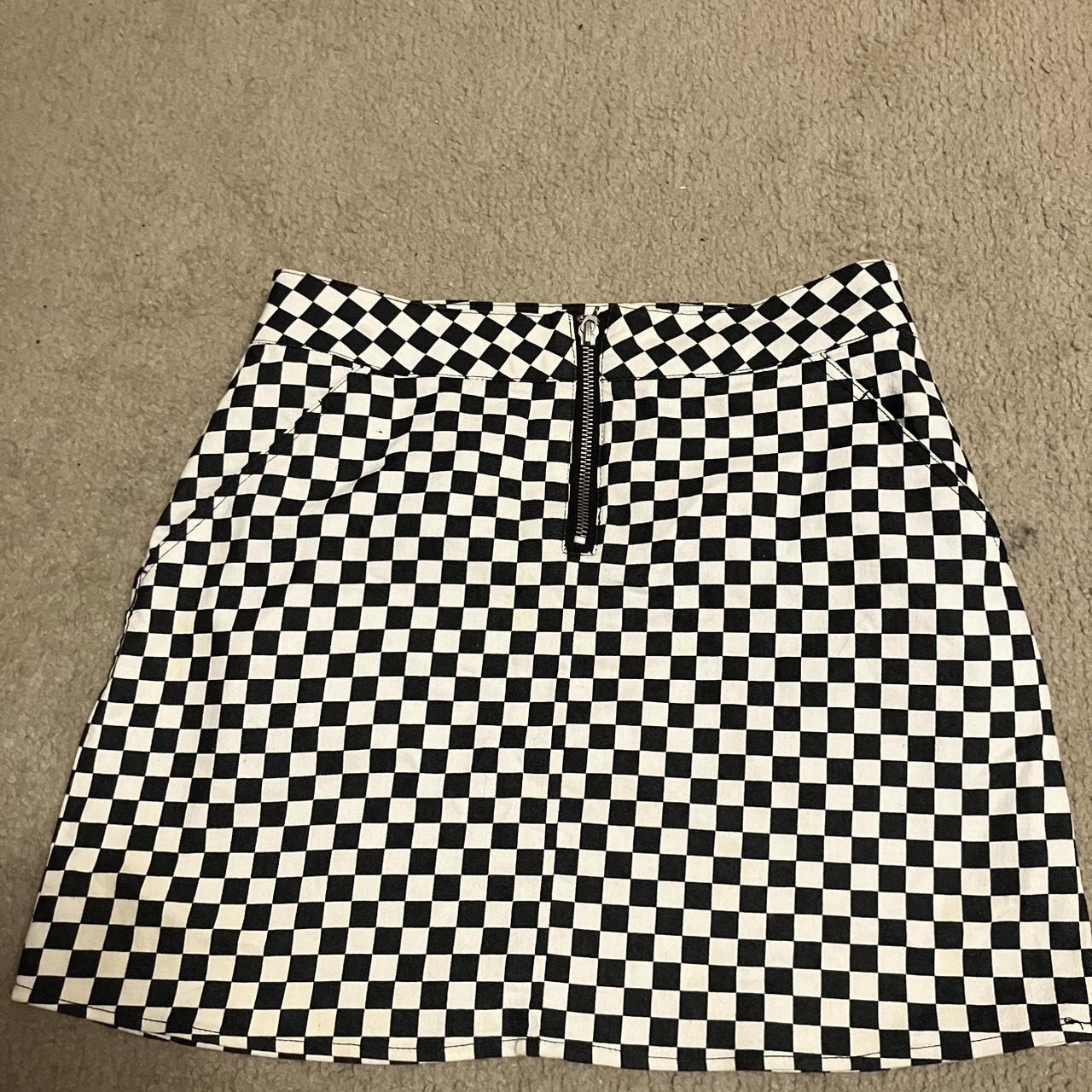 Rue 21 checkerboard skirt (it stretches D) Great... Depop