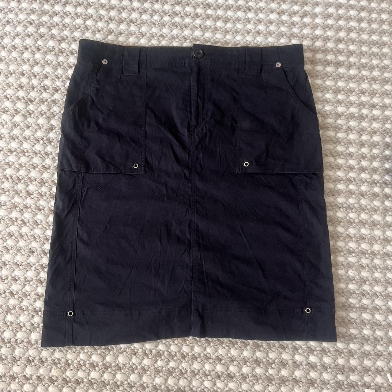 black verge knee length cargo skirt excellent