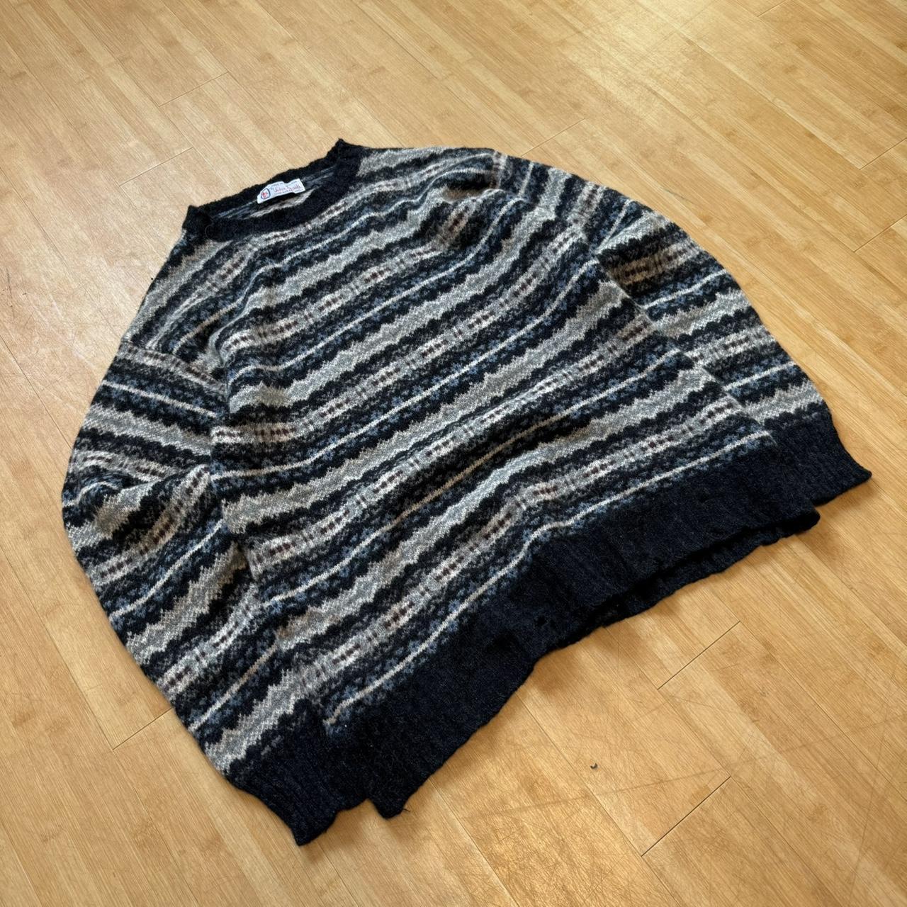 Men's Sweater - Black/Multi - M – Navy and grey s… - image 1