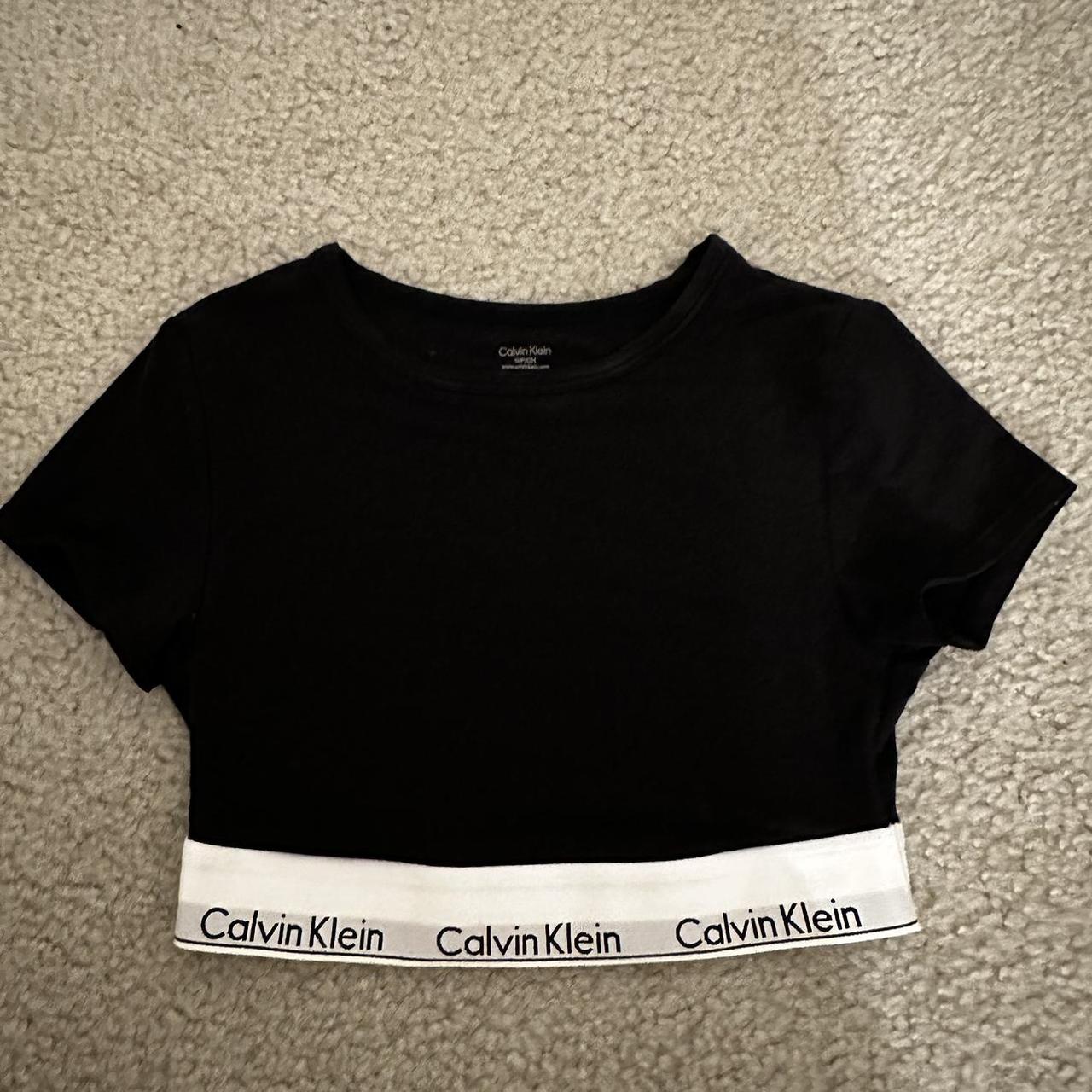 Calvin Klein Women's Black Tshirt Depop