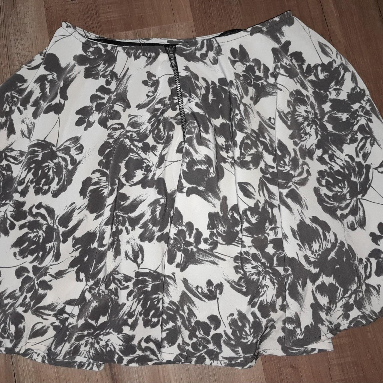 Anglepoise Women's Black and White Skirt (5)