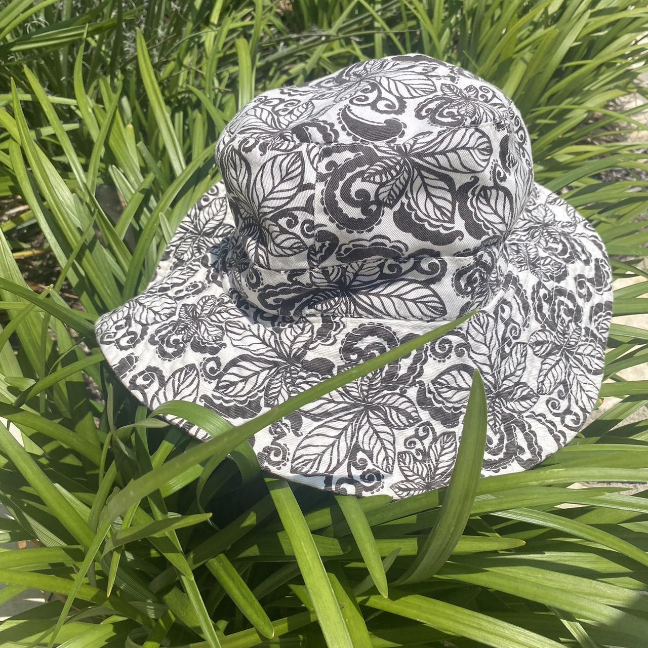 Women's White and Black Hat | Depop