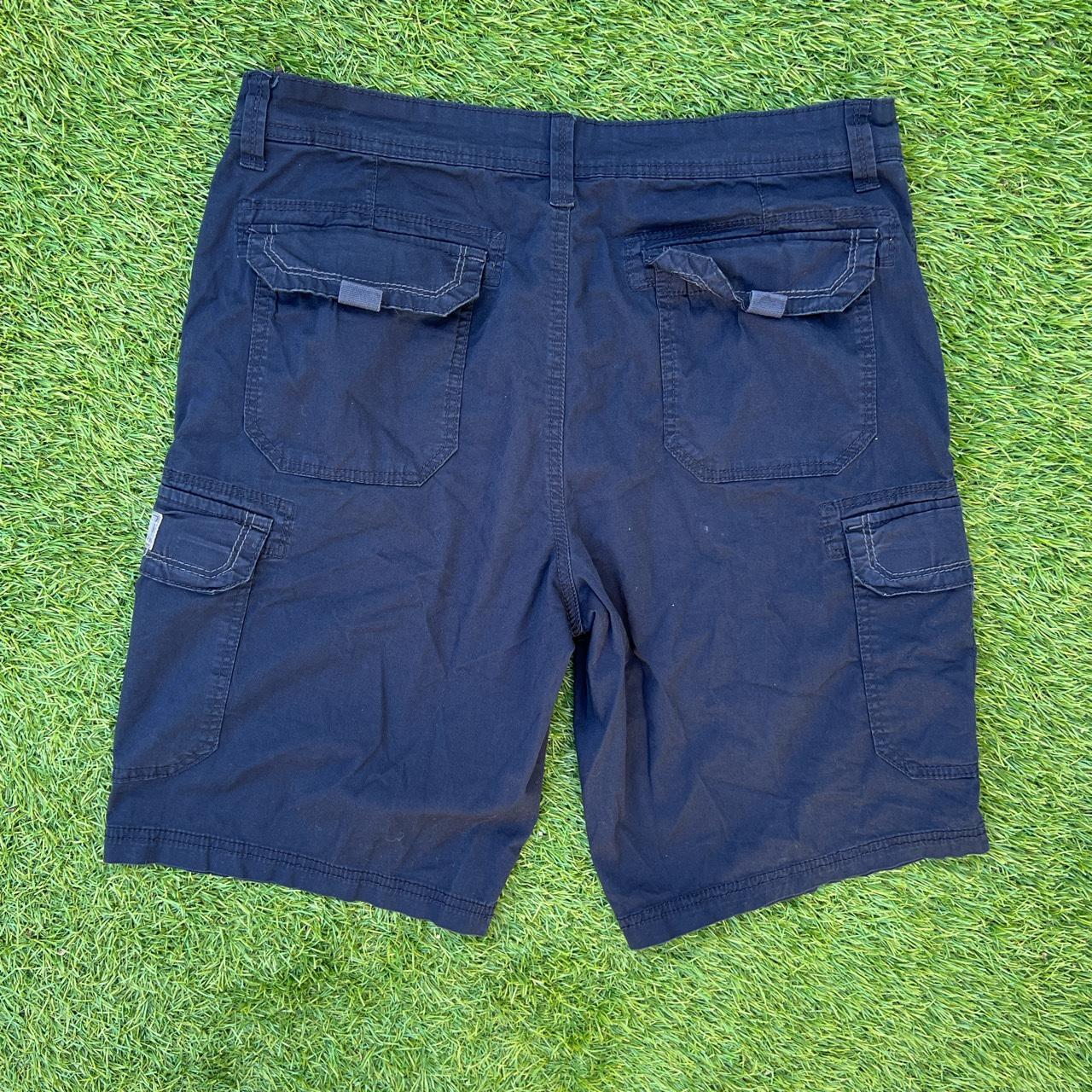 VINTAGE Y2K UNION BAY CARGO SHORT - TAGGED SIZE 33... - Depop