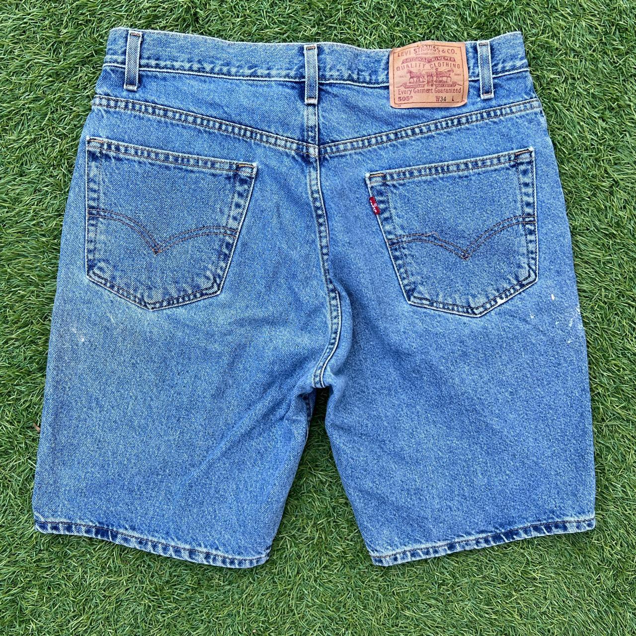 LEVI JORTS - TAGGED 34 - SOME LIGHT STAINING -... - Depop