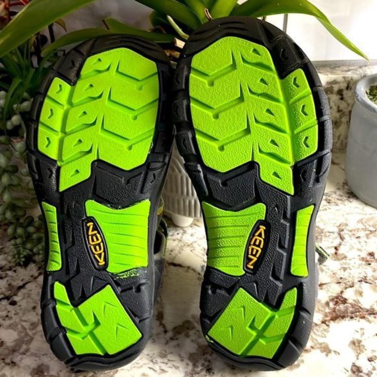 Keen Women's Grey and Green Boatshoes Depop