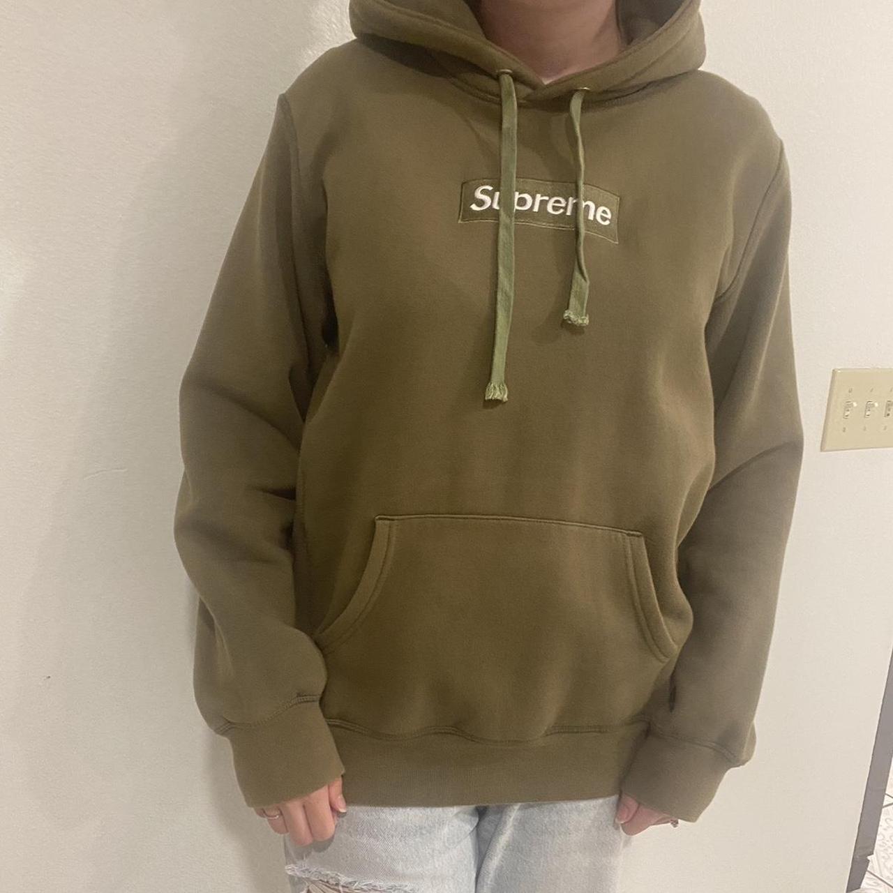 Supreme hoodie First 3 images are modeled by a Depop