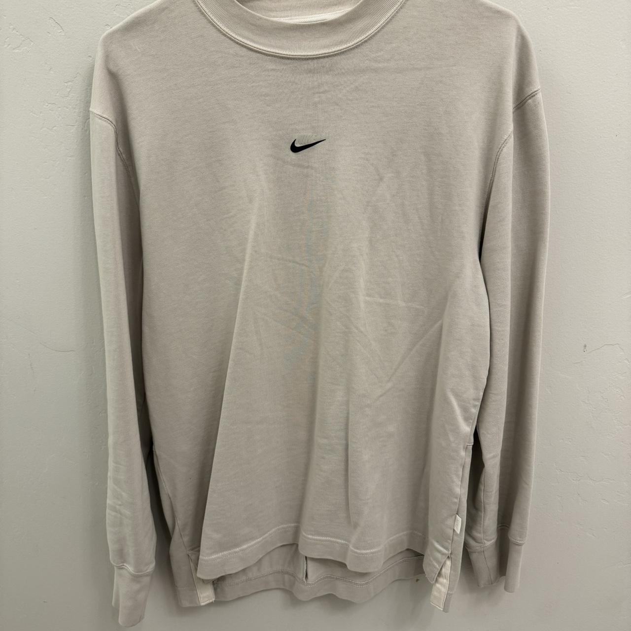 tan crew neck nike